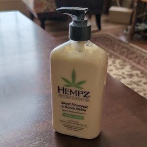 Hempz Sweet Pineapple & Honey Melon Moisturizer - 500ml